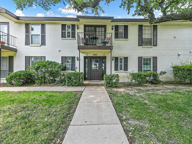 4002 Ridglea Country Club Dr #108 — Photo 35
