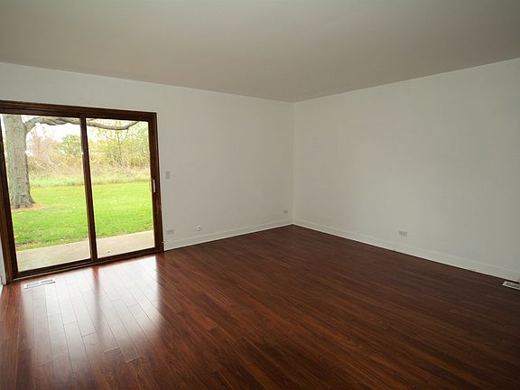 3rd image of 510 Nicole Dr APT C