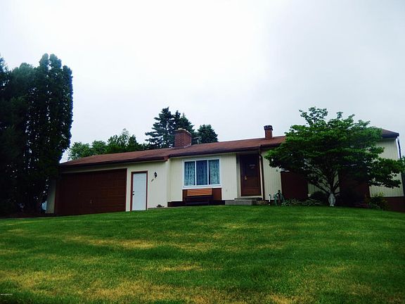 2nd image of 125 Manor Dr