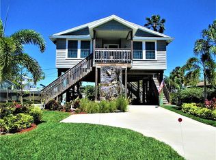 16205 3rd St E, Redington Beach, FL 33708