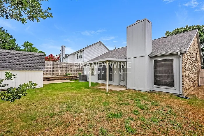 737 Lionel Way — Photo 21