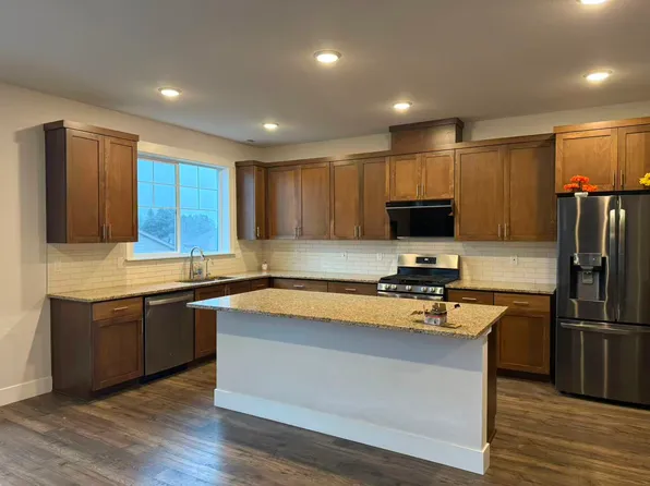 12512 SW Strobel Rd, Beaverton, OR 97007