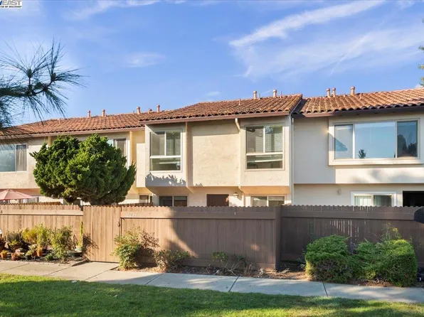 2253 Kalenda Cmn, Fremont, CA 94539