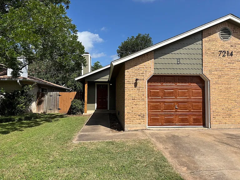 7214 Lilac Ln #B — Photo 1