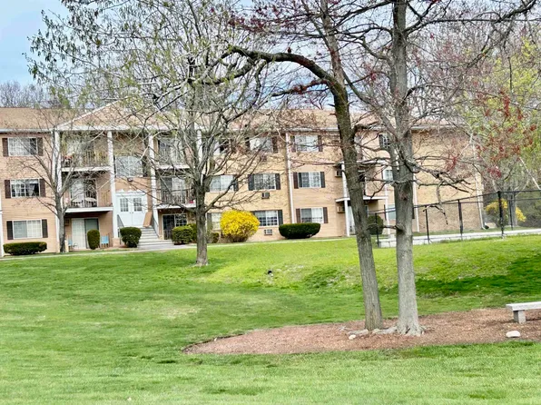 377 Huse Road, Manchester, NH 03103