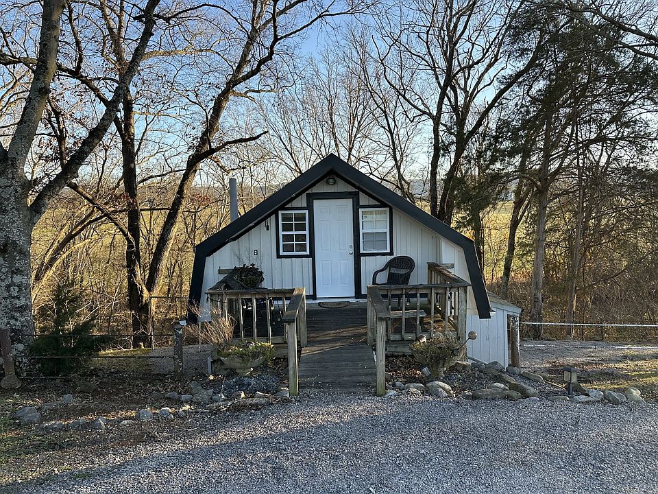 1st image of 115 Hinshaw Ln