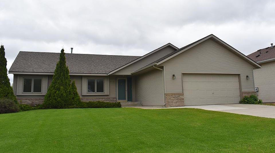 1st image of 808 Lancer Dr NE