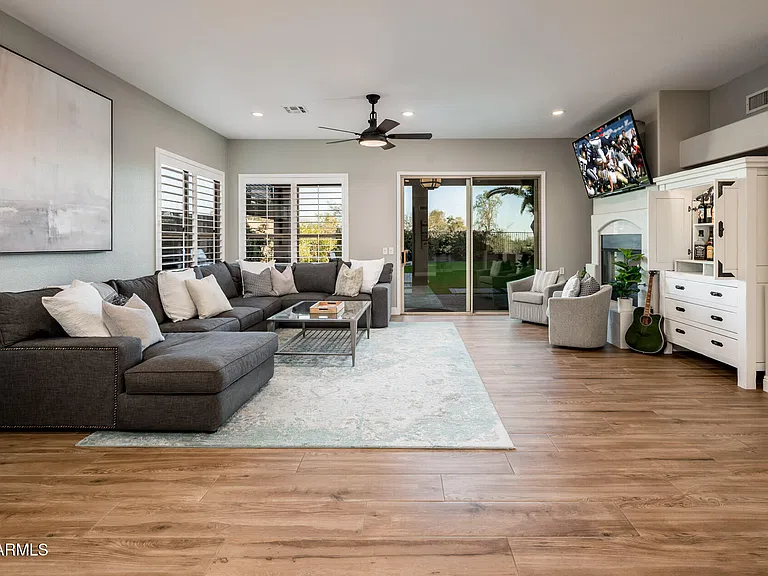 4375 E Lariat Ln — Photo 9