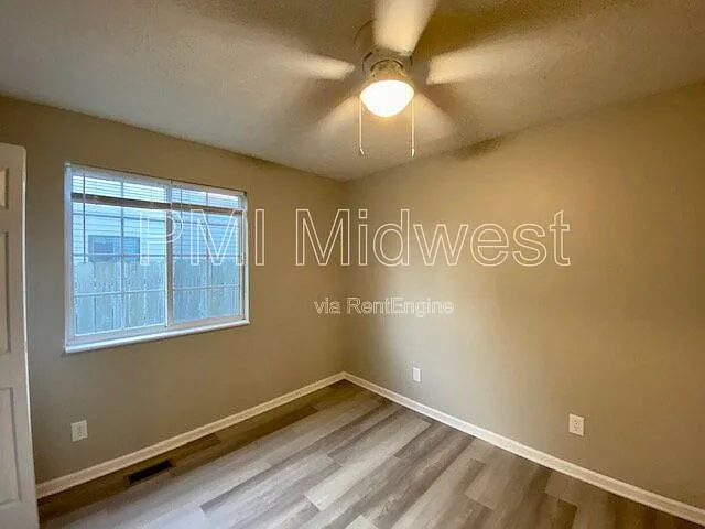 1542 Creekside Ln — Photo 14