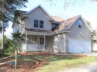 3453 Colonial Dr, Pinckney, MI 48169