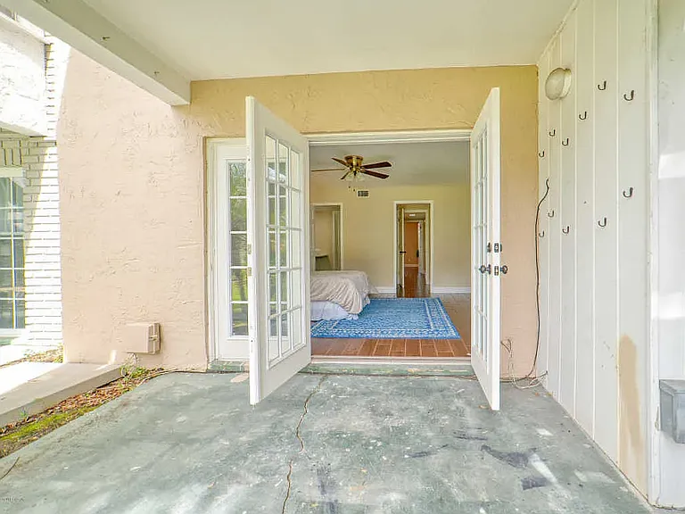 4326 Plaza Gate Ln S — Photo 17