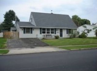 94 Heartwood Rd, Levittown, PA 19056