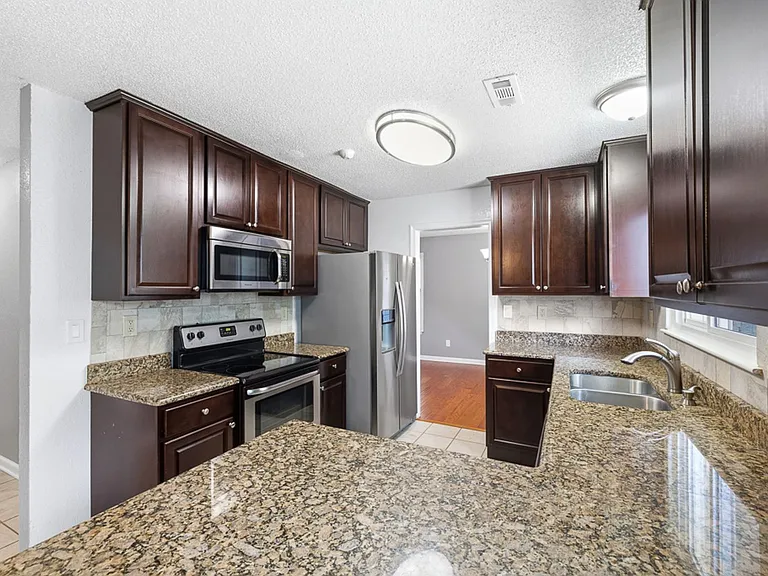 3856 Forestwood Ct — Photo 13