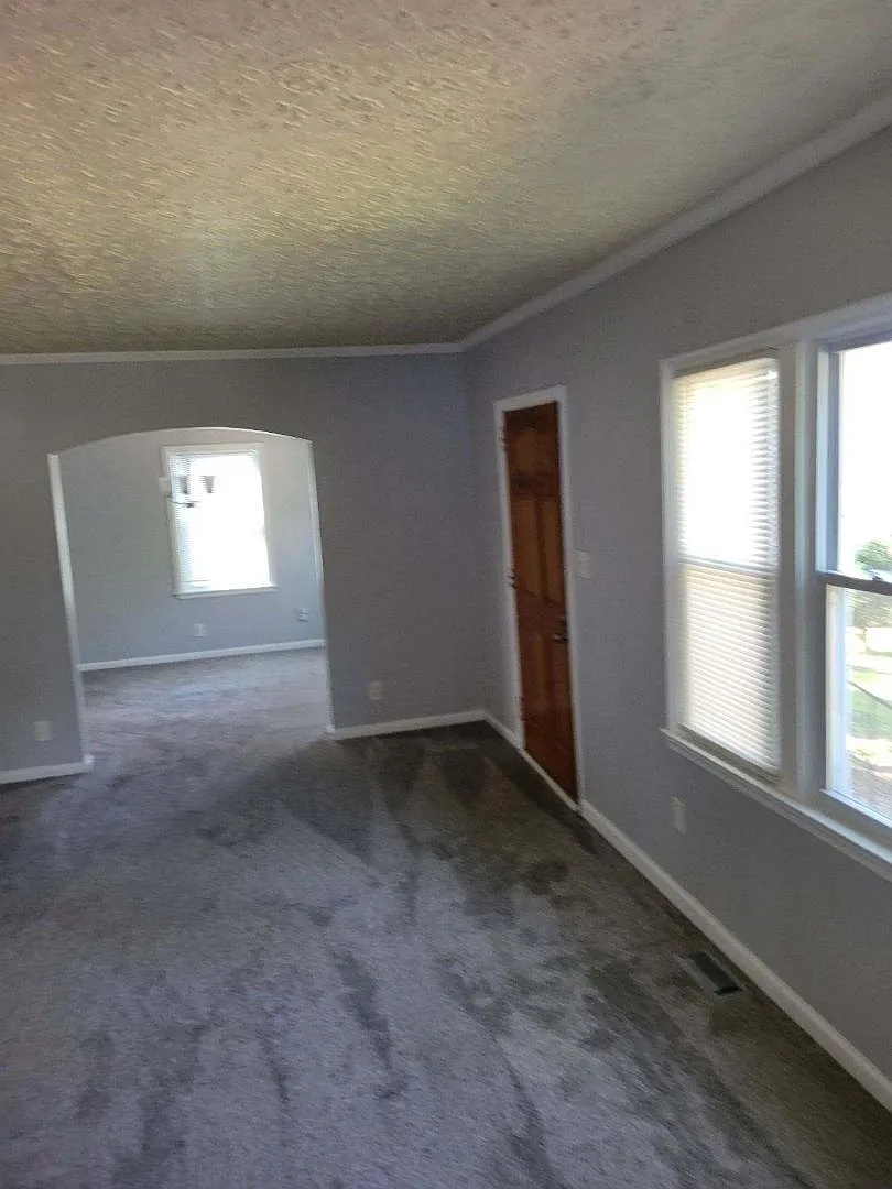 Unit Photo - 2304 Beecher Rd SW