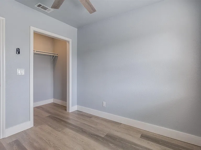 100 County Road 4140 — Photo 29