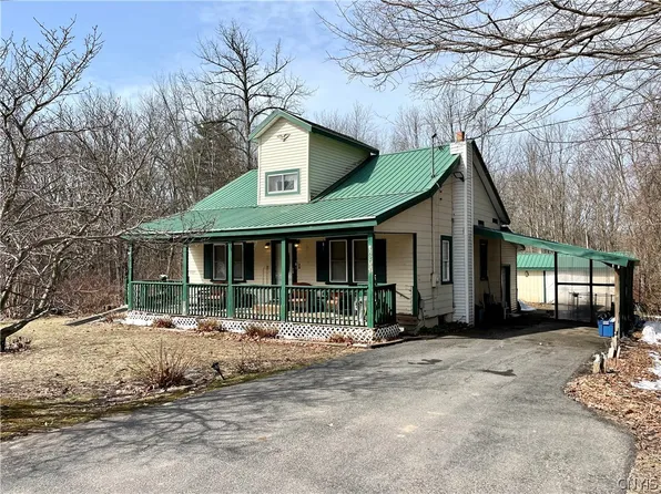 30 Cut Off Rd, Fulton, NY 13069