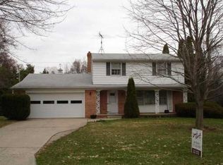 1889 Ridgewood Dr, East Lansing, MI 48823