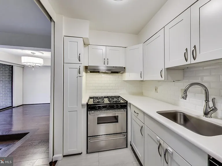 9820 Georgia Ave #301 — Photo 10