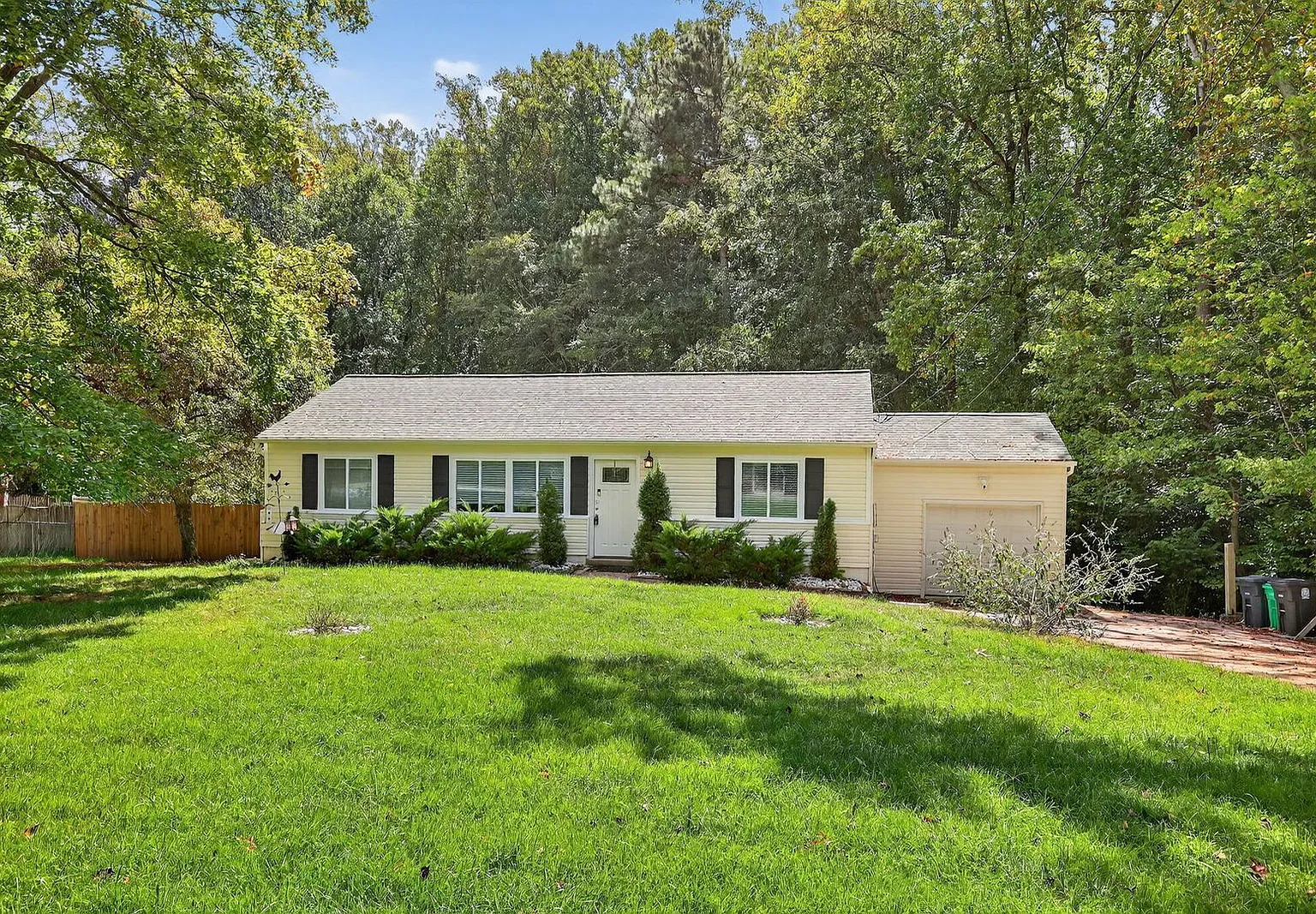 4 bed, 2.0 bath, 2075 sqft, $3,095 — Photo 1