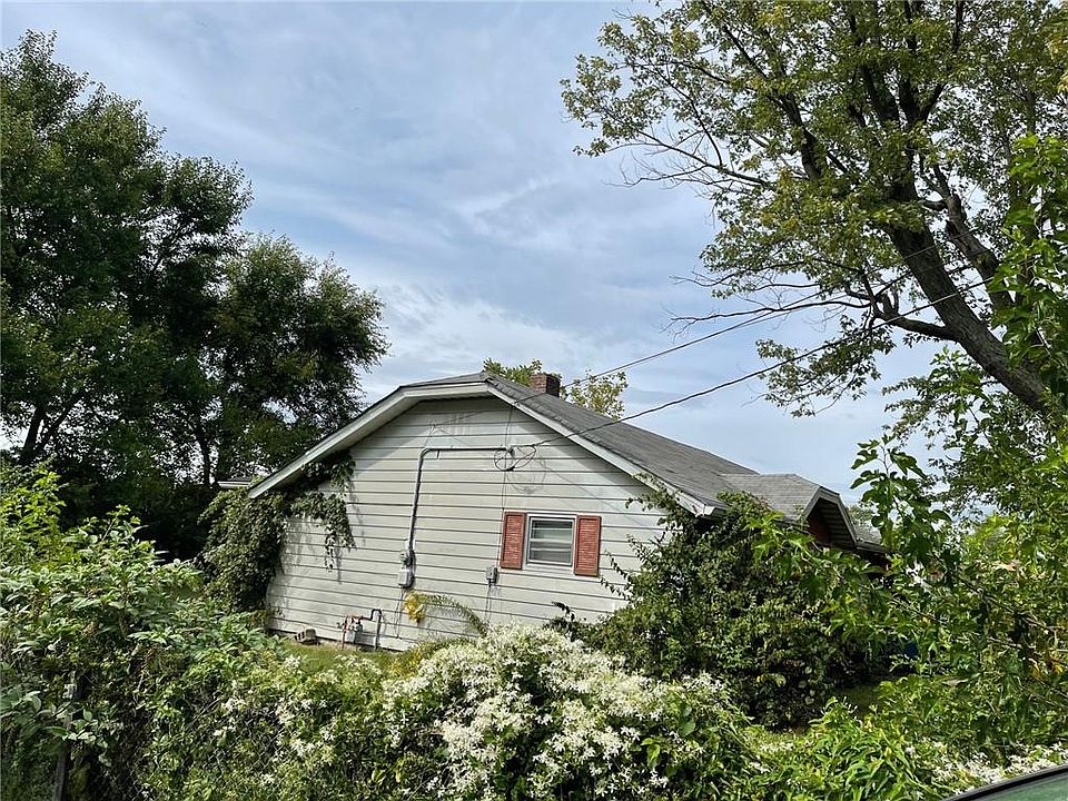2nd image of 2 Lenora Ave