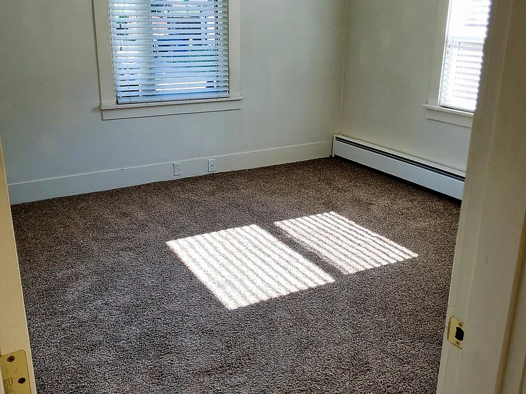 S 7th St — Photo 12