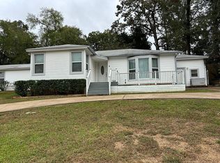 4 Rambling Rd, Palestine, TX 75801