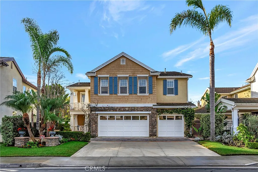 4 bed, 4.5 bath, 3804 sqft, $9,500 — Photo 1