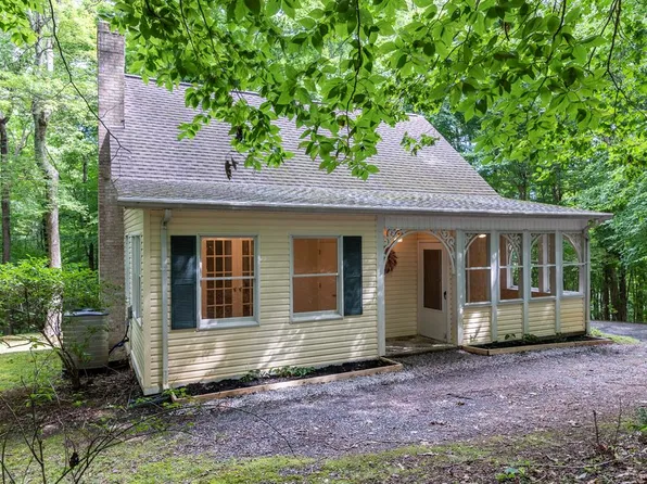 12034 Waterhouse Ln, Meadowview, VA 24361