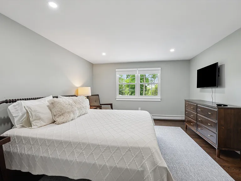28 Dover Ave — Photo 14
