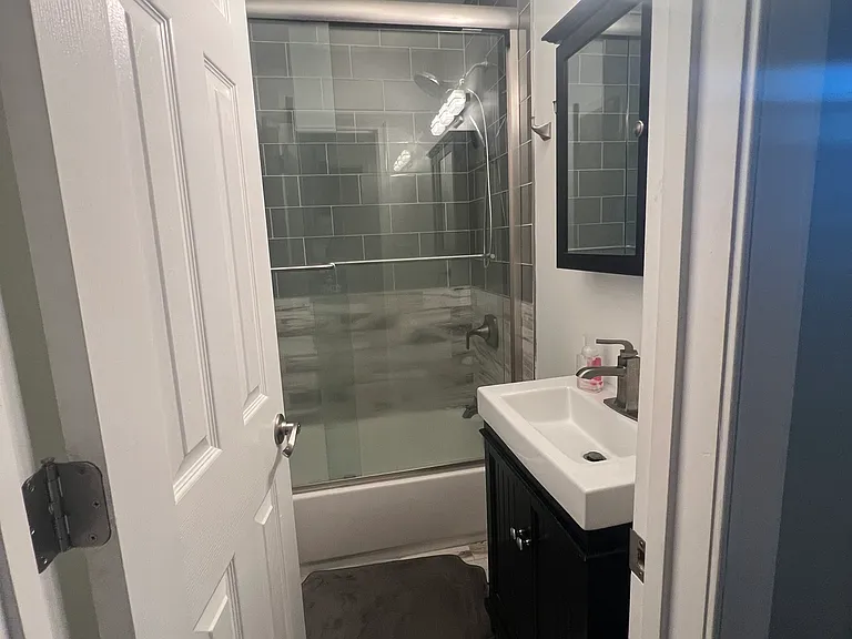 982 Florida Ave NW — Photo 10