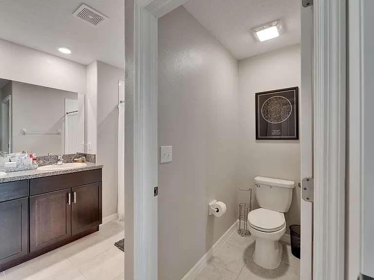 401 Royal Empress Dr — Photo 24