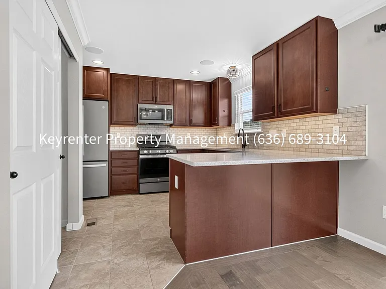 2823 Winding Valley Dr — Photo 5