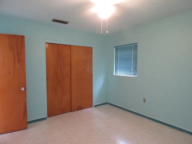 6056 Dartmouth Ave N — Photo 12