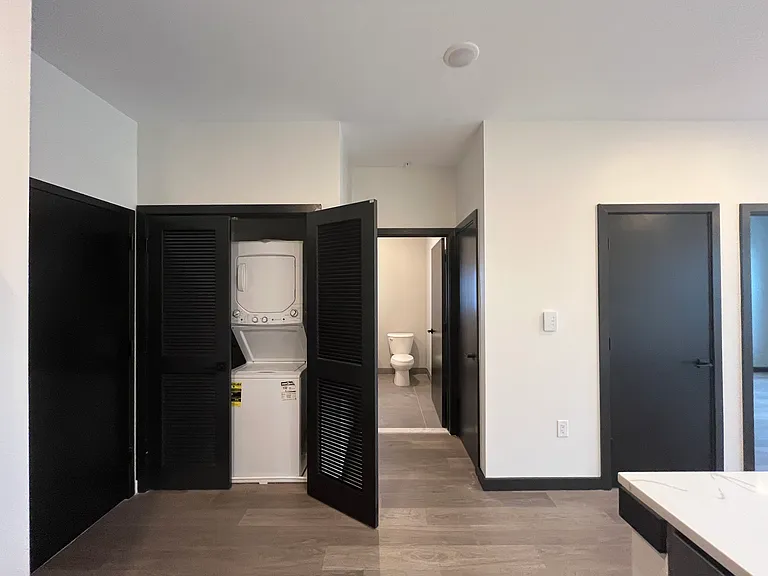 130-132 Mallory Ave #307 — Photo 5