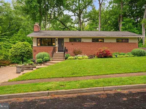 10124 Spring Lake Ter, Fairfax, VA 22030