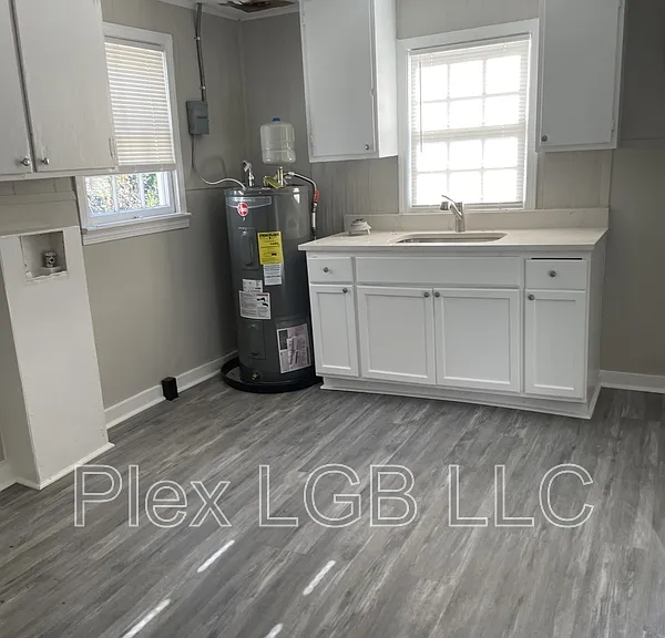 112 Oak Ln — Photo 6