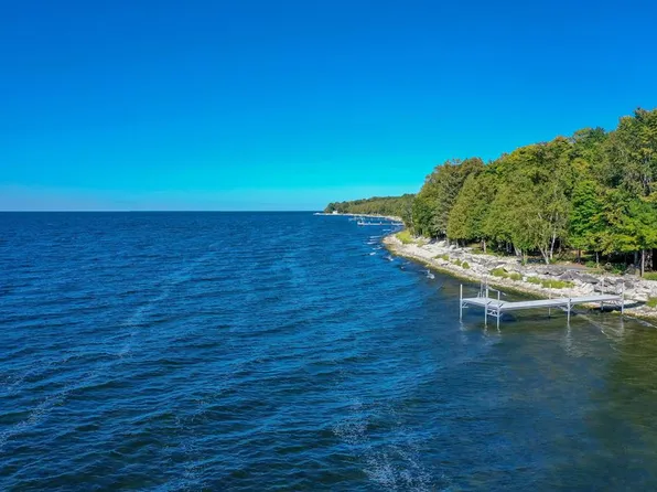 6385 Little Harbor Dr, Sturgeon Bay, WI 54235