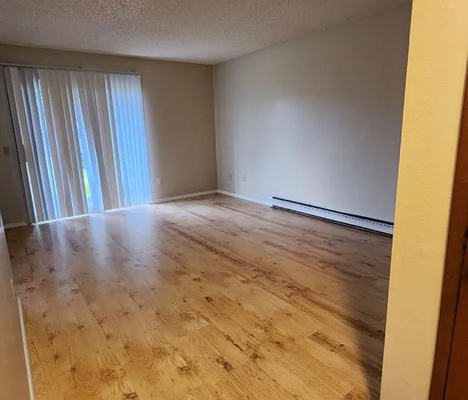 Alpha Park Apartments — Photo 12