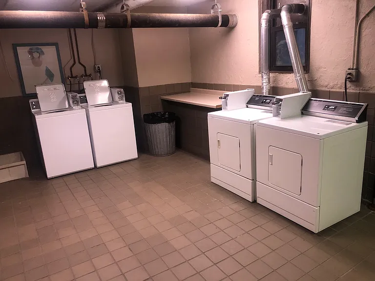Stevens Square Apartments — Photo 24