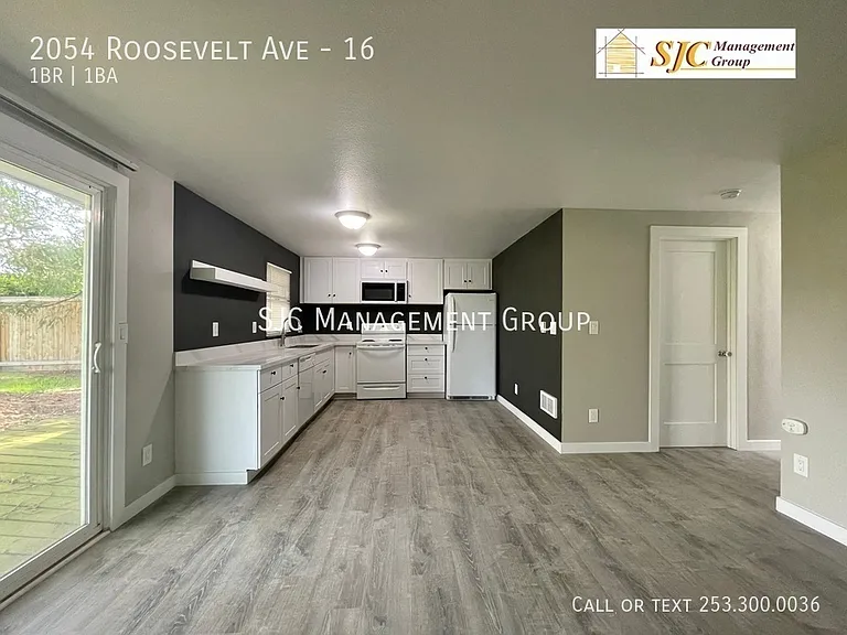 2054 Roosevelt Ave #16 — Photo 2