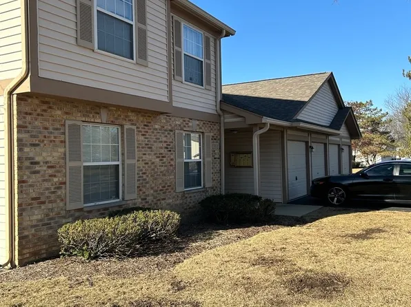 1101 Canterbury Ct APT A, Elgin, IL 60120