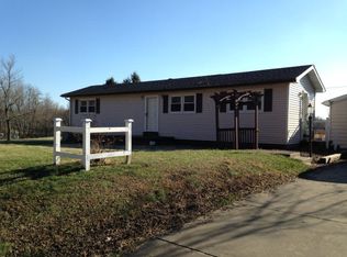 156 E Harmons Ferry Rd, Utica, KY 42376