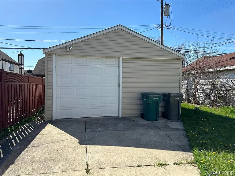 6441 Kendal St — Photo 15