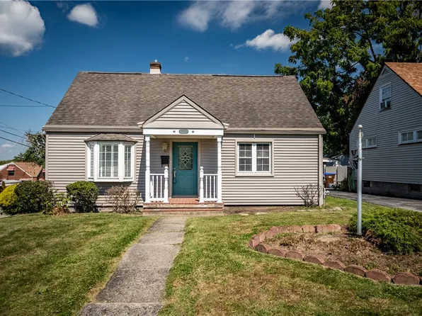 755 Fisher Hill St, Sharon, PA 16146