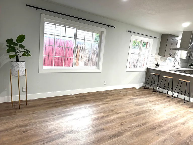 807 W Park St — Photo 1
