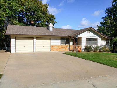 944 Oxford Dr, Emporia, KS, 66801