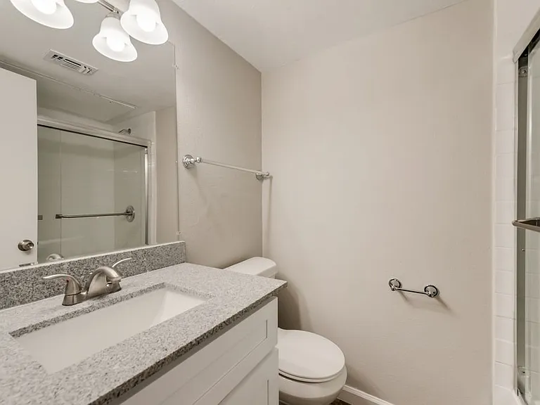Villa Vista Apartments — Photo 12