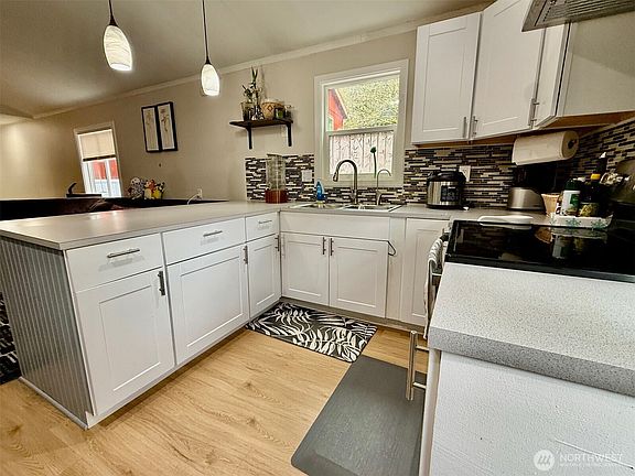5th image of 16405 Maple Valley Highway #10
