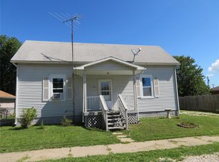 205 W Main St, Fieldon, IL 62031