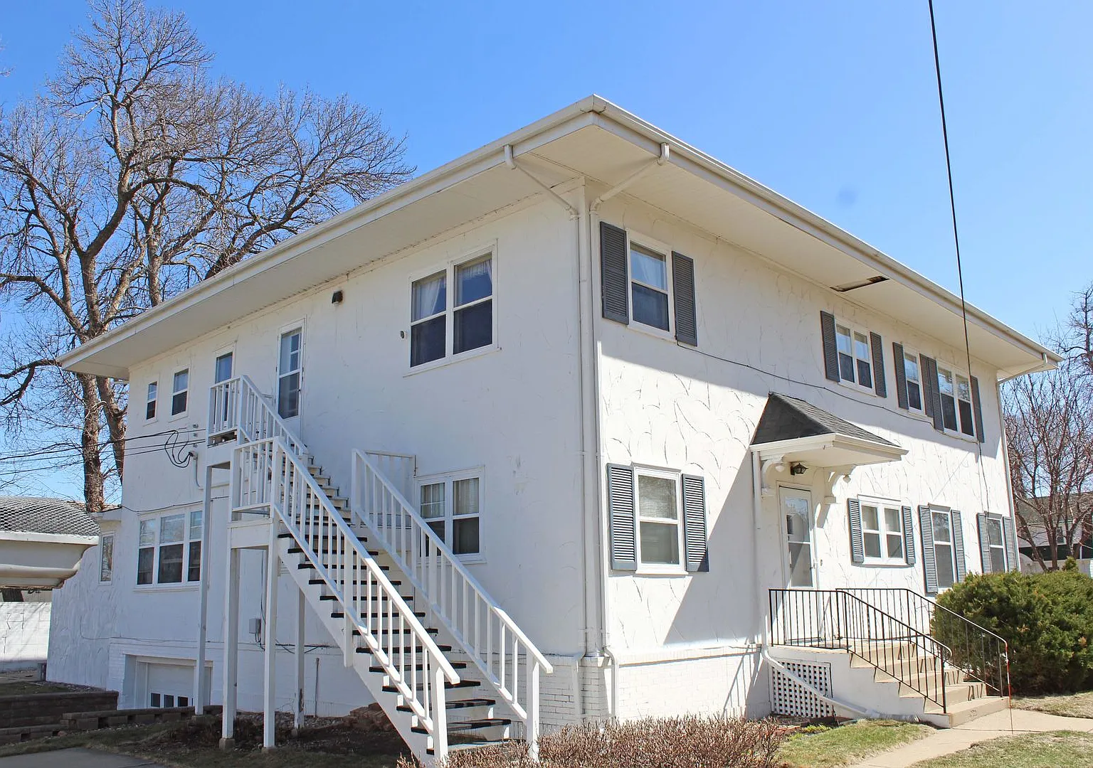 All Utilites and Fully Furnished 2 Bedroom! — Photo 2